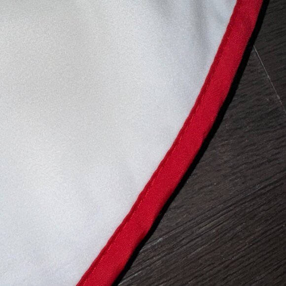 NEW Christmas Tree Fabric Skirt Santa Red and White Round 48 inches Buttons - Picture 8 of 8